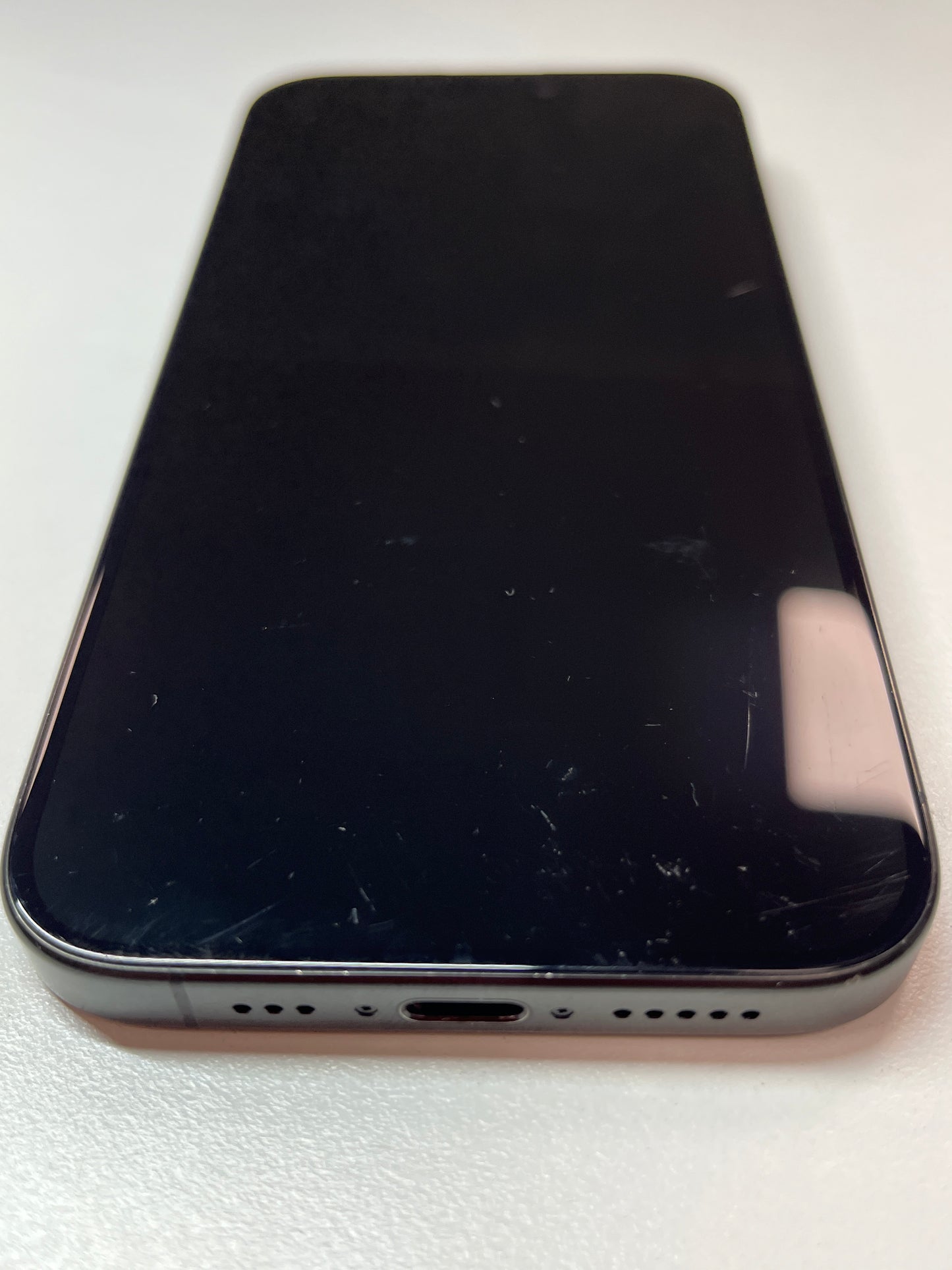iPhone 15 Pro, 128GB, titan schwarz, ID 8456543, Zustand gebraucht, Akku neu