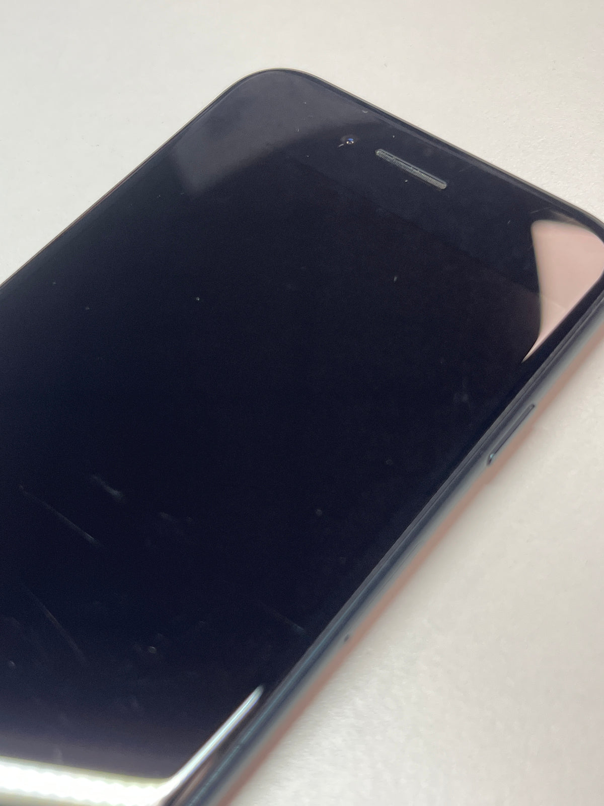 iPhone SE 2022 (3. Gen.), 64GB, mitternacht, ID 2668833, Zustand gut, Akku neu