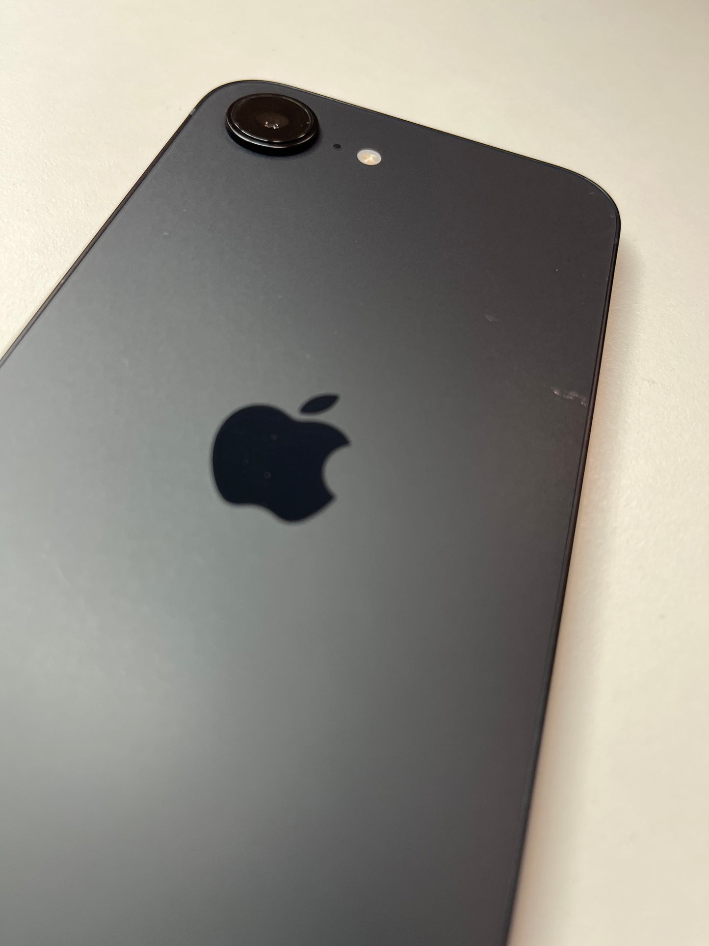 iPhone 16e, 128GB, schwarz, ID 0172717, Zustand gebraucht, Akku 100% *eSIM only*