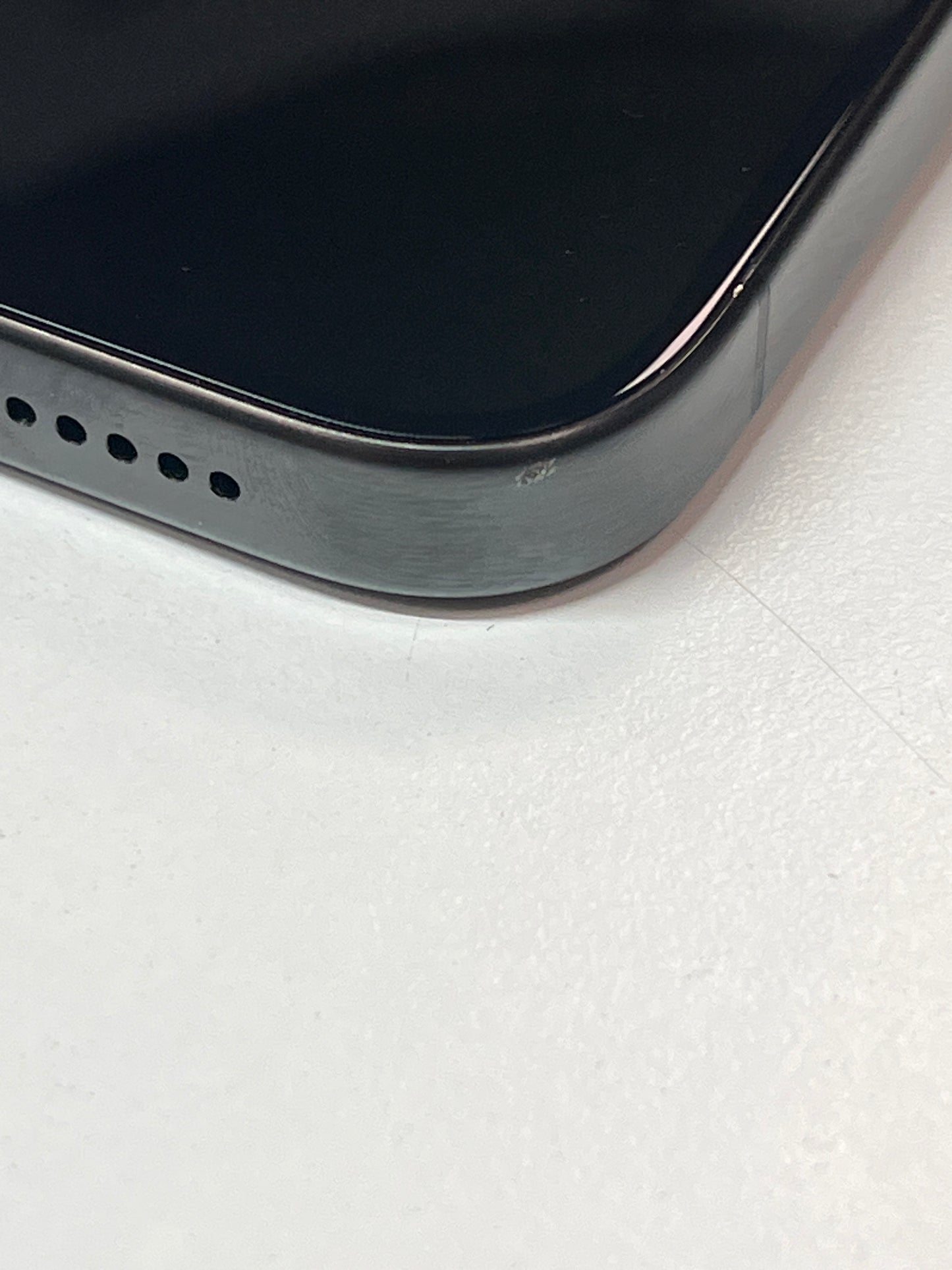 iPhone 15 Pro, 256GB, titan schwarz, ID 5446321, Zustand sehr gut, Akku neu
