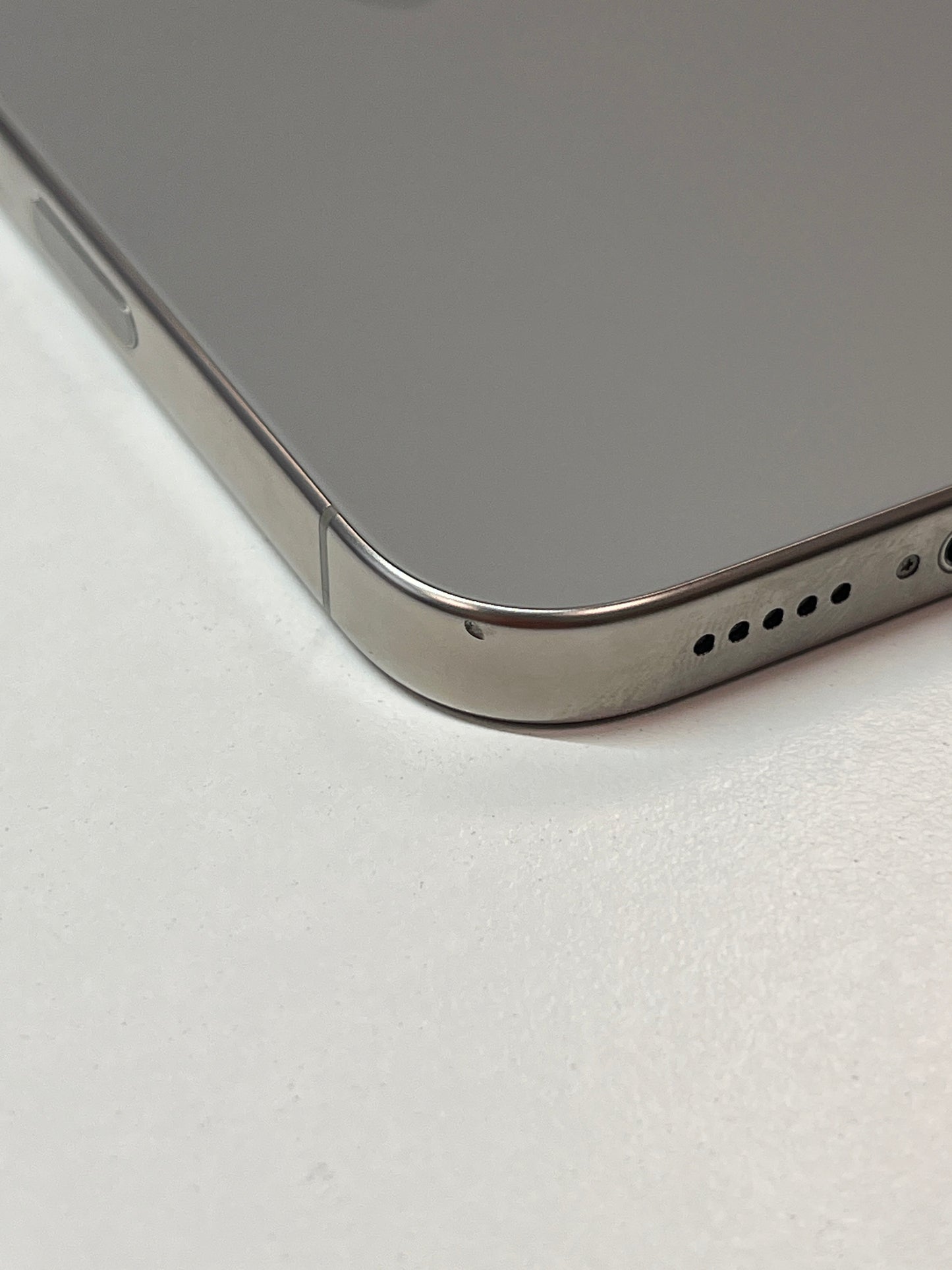 iPhone 16 Pro, 128GB, titan natur, ID 7483156, Zustand sehr gut, Akku 90%