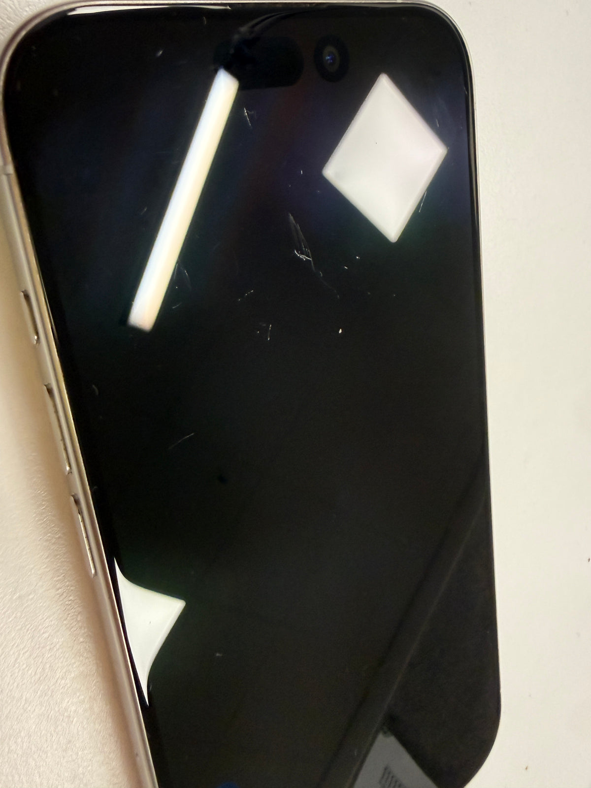 iPhone 15 Pro, 512GB, titan weiß, ID 1234575 , Zustand gut, Akku neu