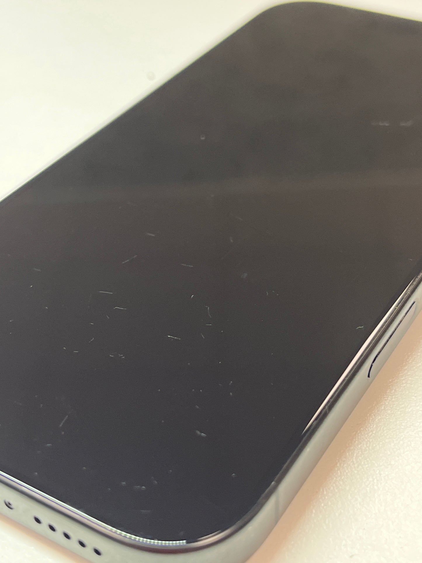 iPhone 16 Pro, 256GB, titan schwarz, ID 8632004, Zustand gut, Akku 93%