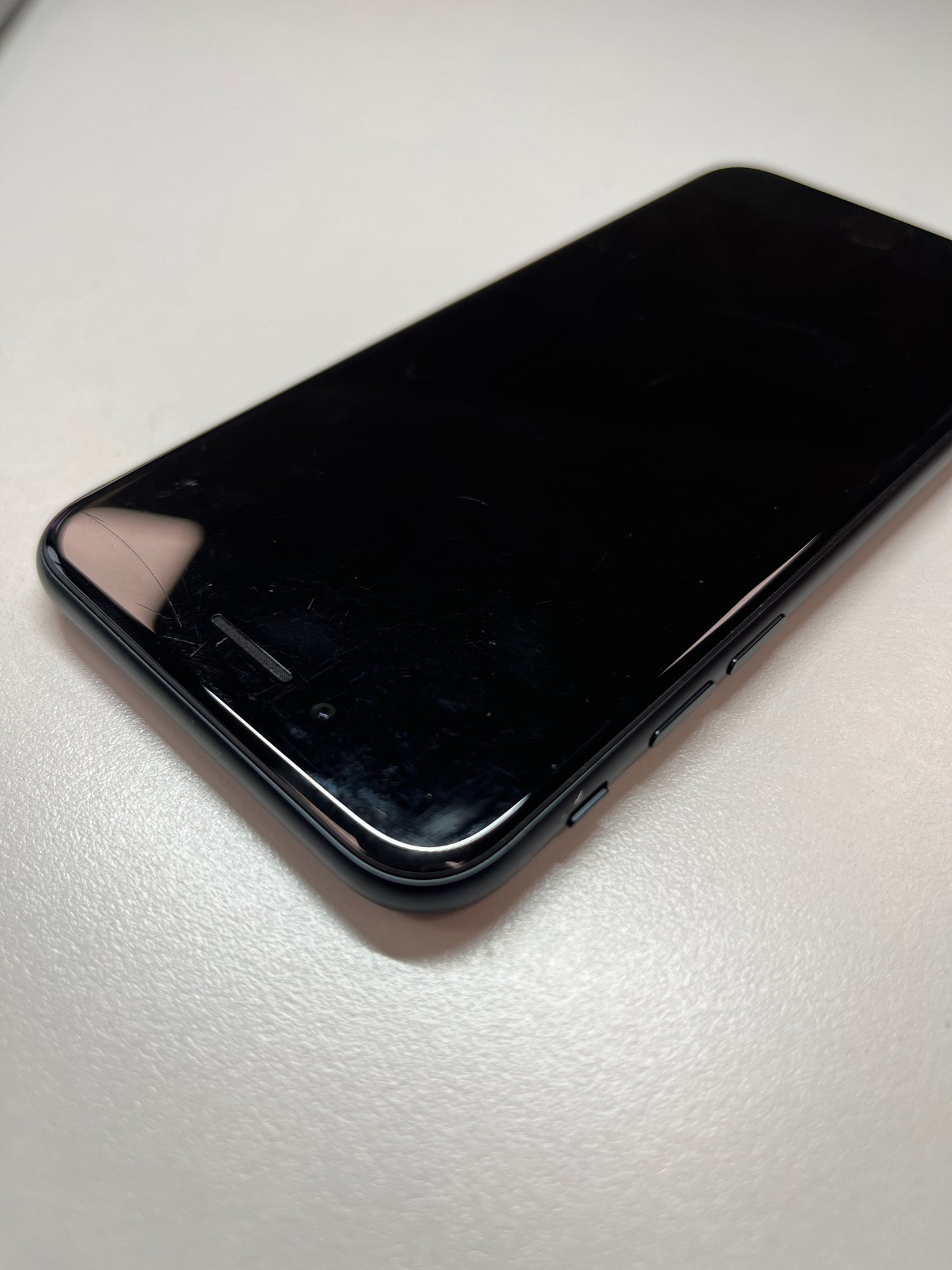 iPhone SE 2022, 64GB, mitternacht, ID 3224165, Zustand gebraucht, Akku 94%