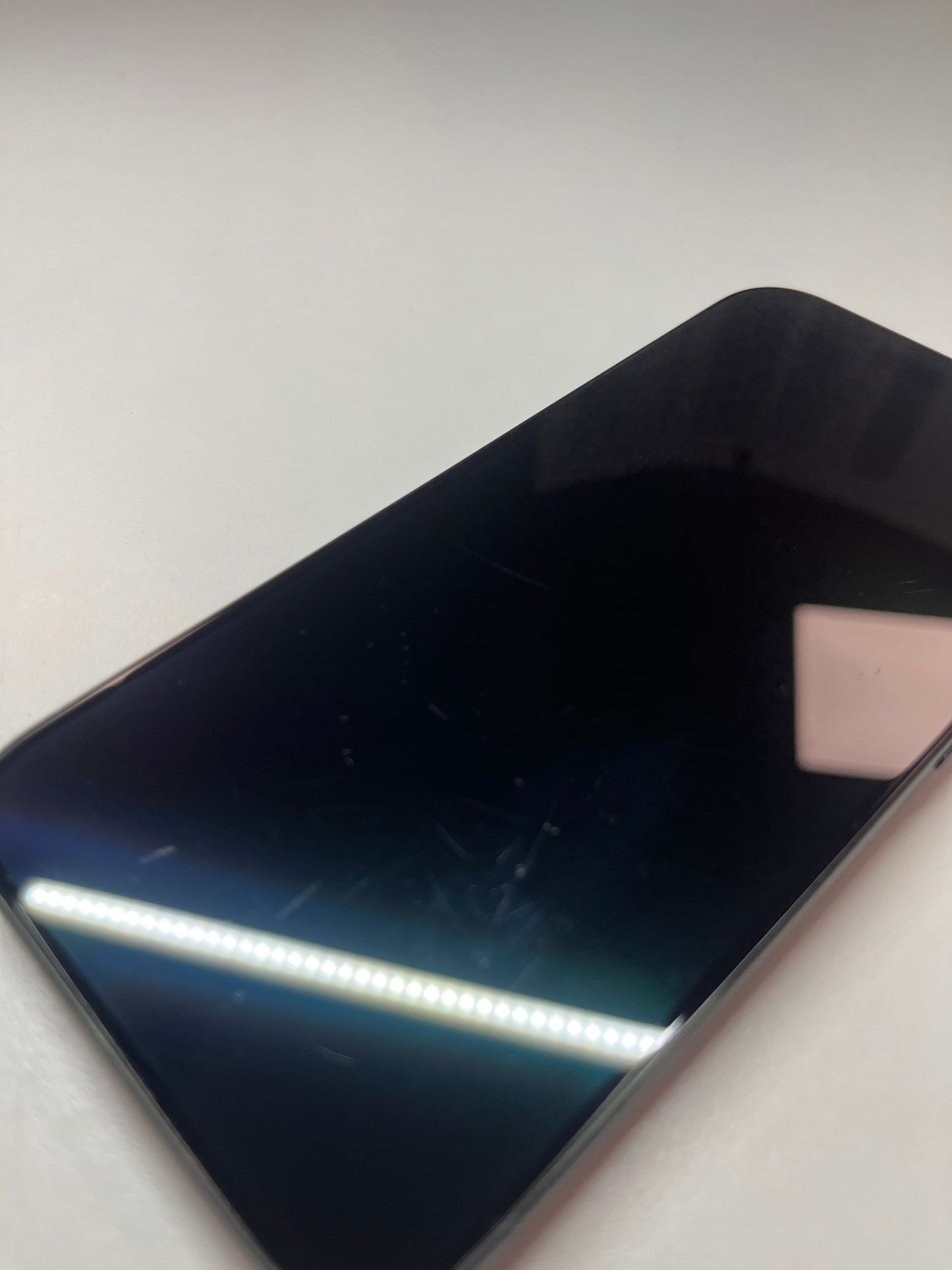 iPhone 15 Pro, 256GB, titan schwarz, ID 4700010, Zustand gebraucht, Akku neu