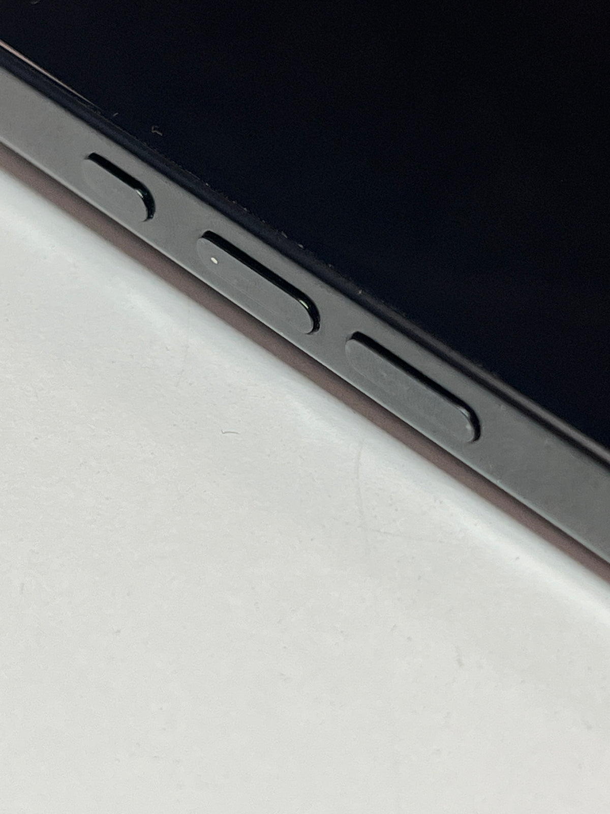 iPhone 16 Pro, 256GB, titan schwarz, ID 3079861, Zustand sehr gut, Akku 90%