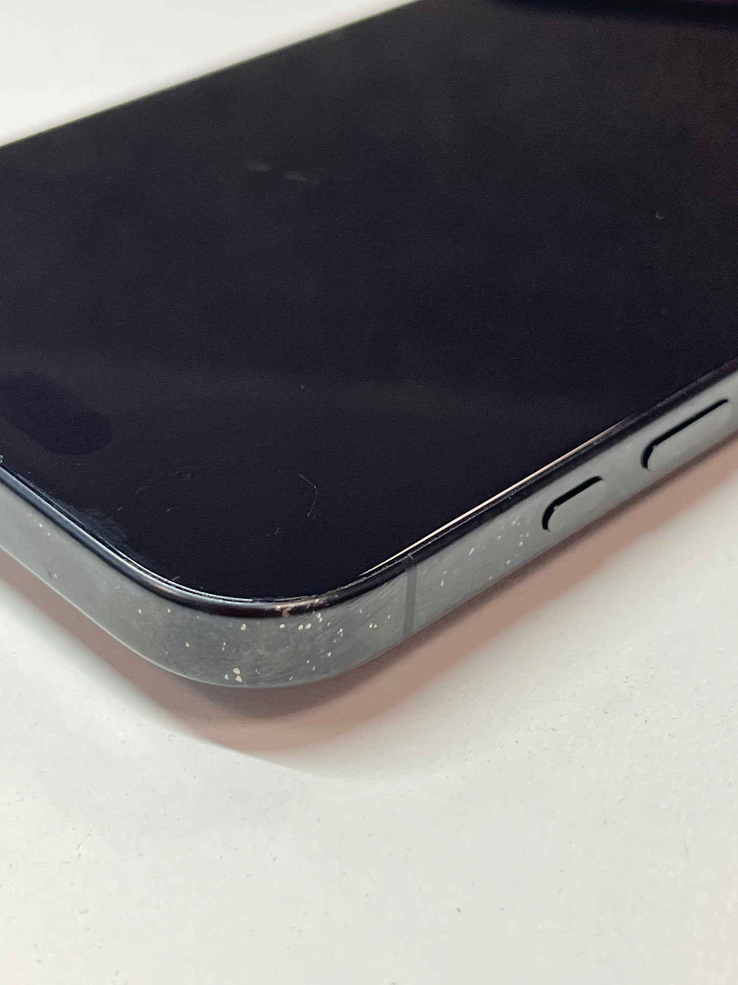 iPhone 16 Pro, 256GB, titan schwarz, ID 8632004, Zustand gut, Akku 93%