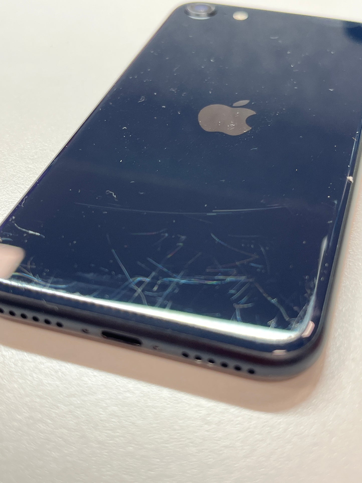 iPhone SE 2022, 64GB, mitternacht, ID 3224165, Zustand gebraucht, Akku 94%