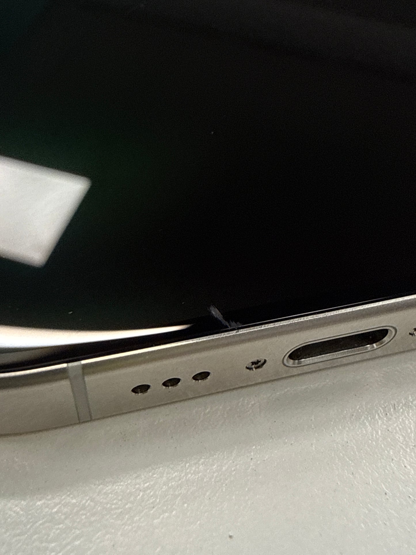 iPhone 15 Pro, 256GB, titan weiß, ID 5376621 , Zustand sehr gut, Akku neu
