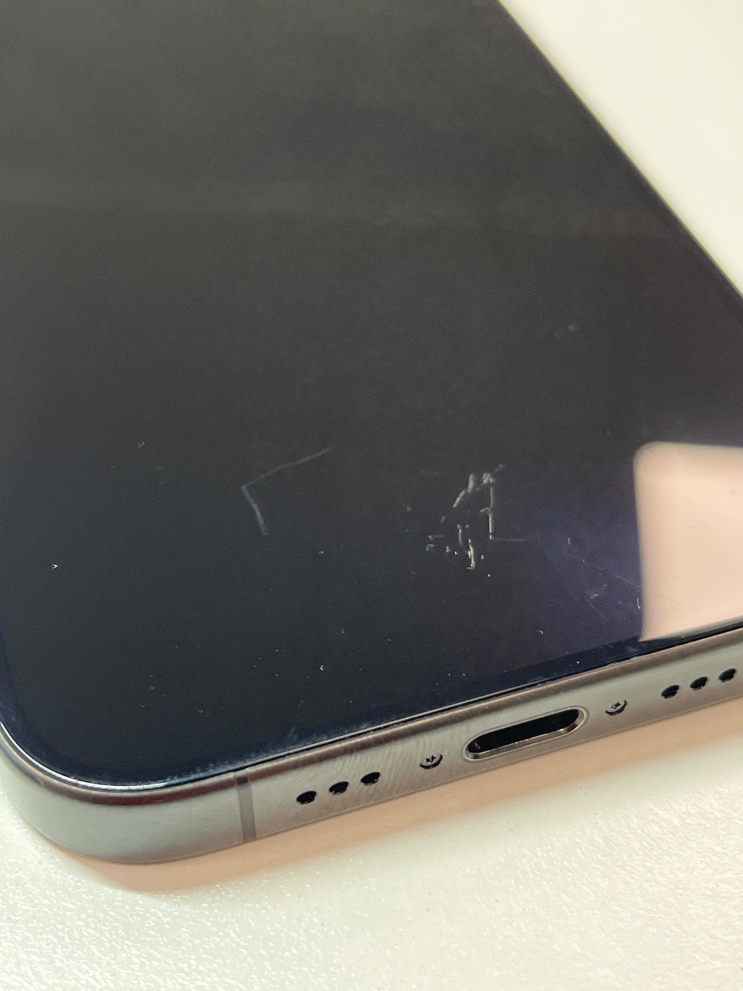 iPhone 15 Pro, 256GB, titan schwarz, ID 3433743, Zustand gebraucht, Akku neu