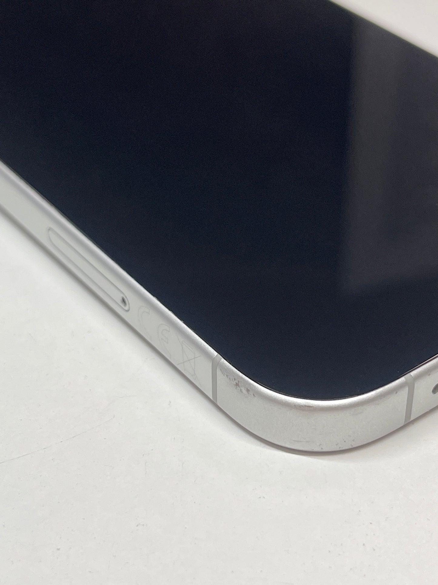 iPhone 16, 128GB, weiß, ID 4889161, Zustand gut, Akku 90%
