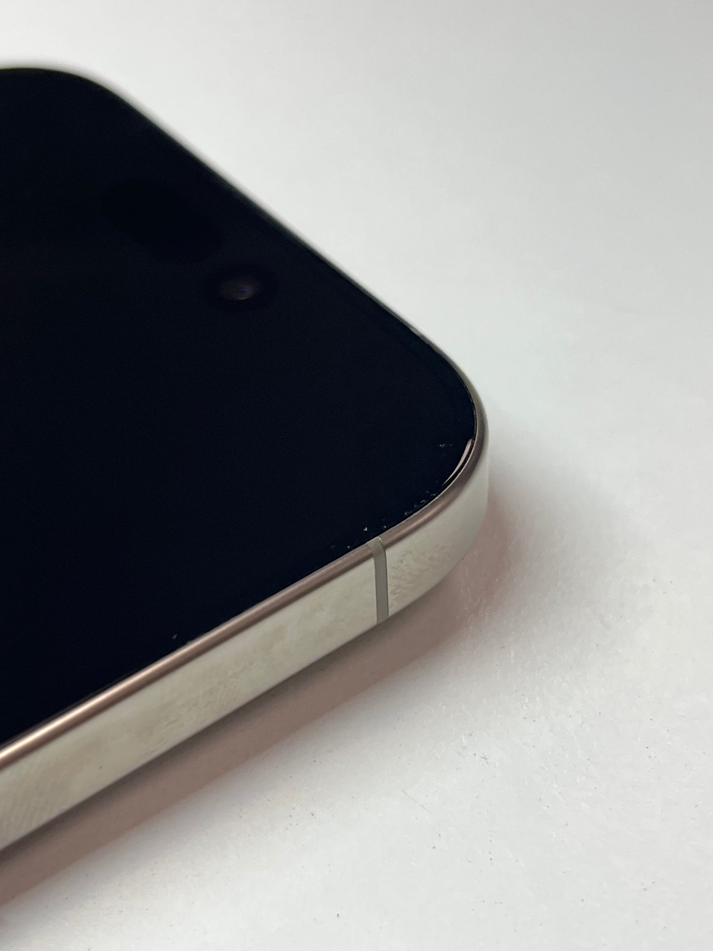 iPhone 16 Pro, 128GB, titan natur, ID 7483156, Zustand sehr gut, Akku 90%