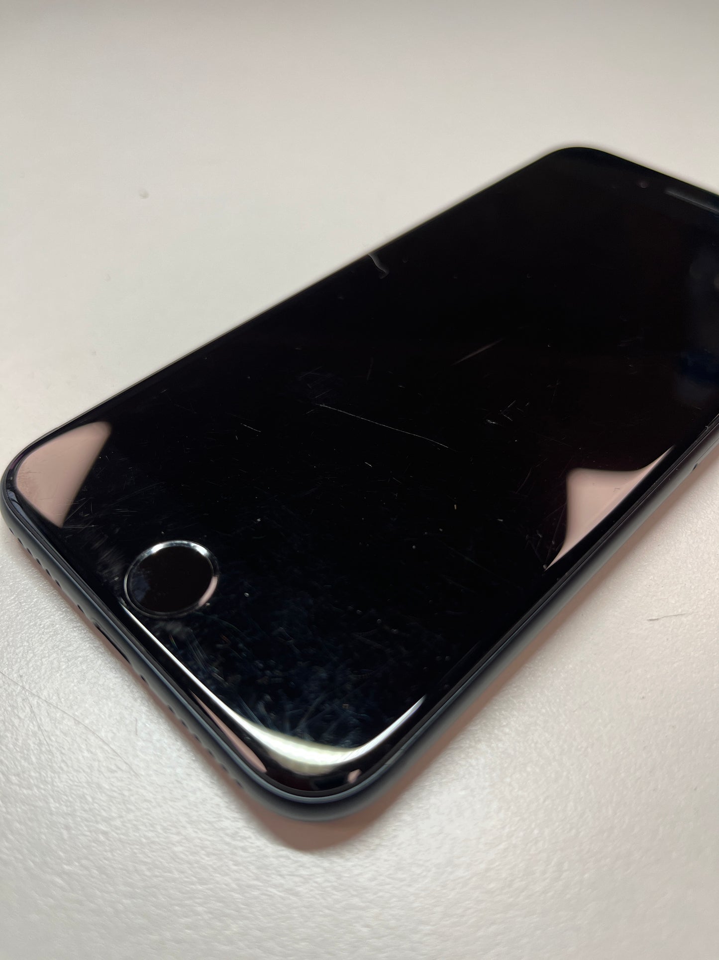 iPhone SE 2022, 64GB, mitternacht, ID 3224165, Zustand gebraucht, Akku 94%