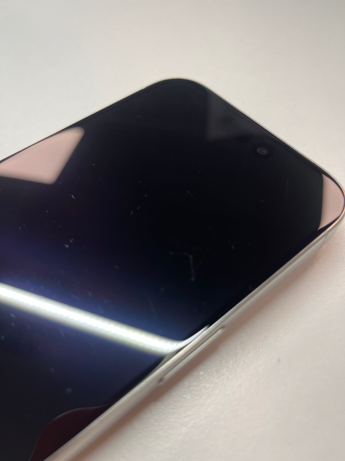 iPhone 15 Pro, 256GB, titan weiß, ID 4674727 , Zustand gut, Akku neu