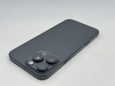 iPhone 16 Pro Max titan black