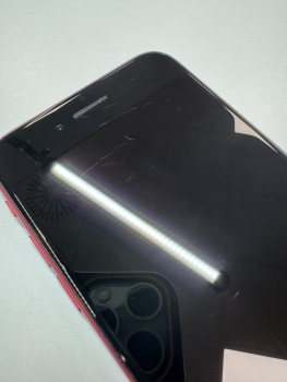 Refurbished iPhone SE 2022 Product Red
