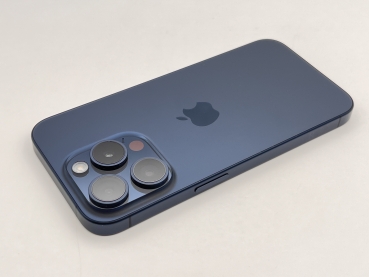 iPhone 15 Pro titan blau