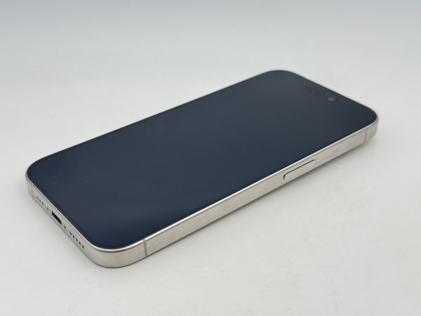 Refurbished iPhone 15 Pro titan weiß