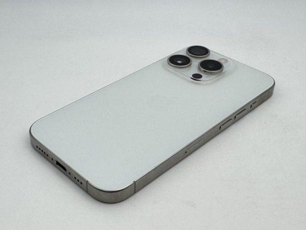Refurbished iPhone 15 Pro titan weiß