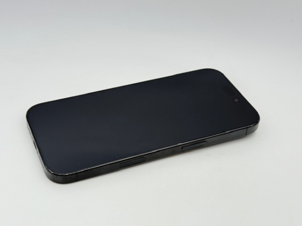 iPhone 16 Pro black titanium