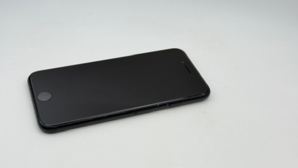 Refurbished iPhone SE 2022 Mitternacht