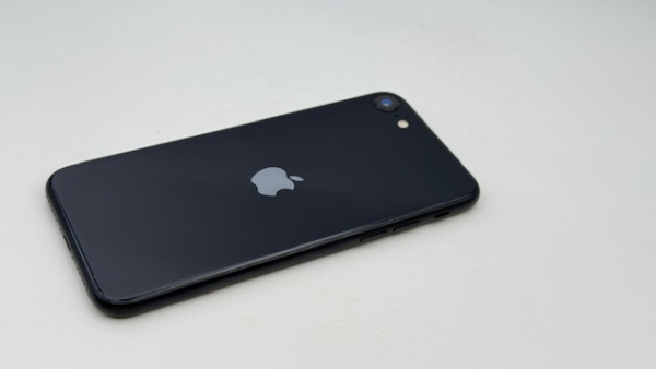 Refurbished iPhone SE 2022 Mitternacht