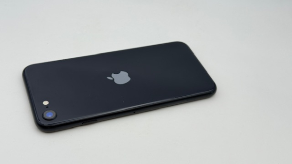 Refurbished iPhone SE 2022 Mitternacht