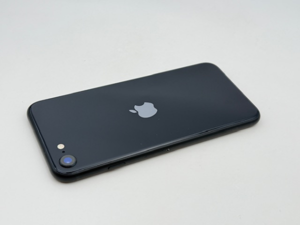 Refurbished iPhone SE 2022 Mitternacht